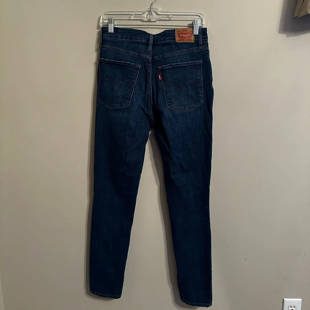 Levi’s - Picture 6 of 7